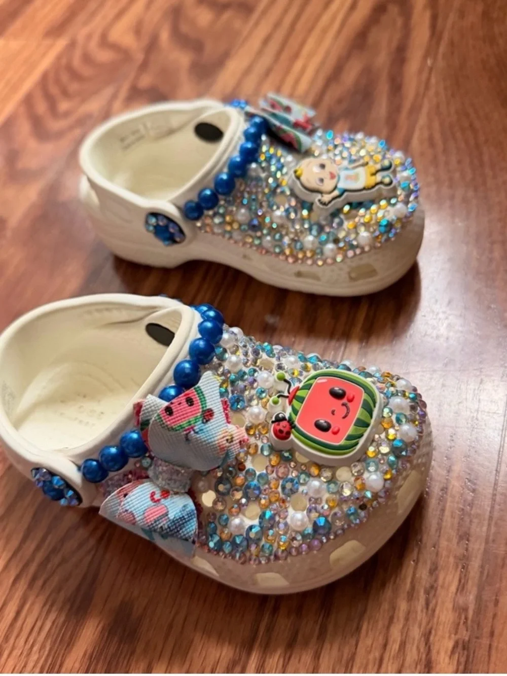 CROCS Kids Slippers with Beads and Cartoon Charms.   Bluey Crocs Kids White Bead